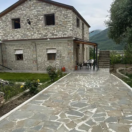 Traditional Stone House With A View Of The River And The Mountain Appartement Tepelene